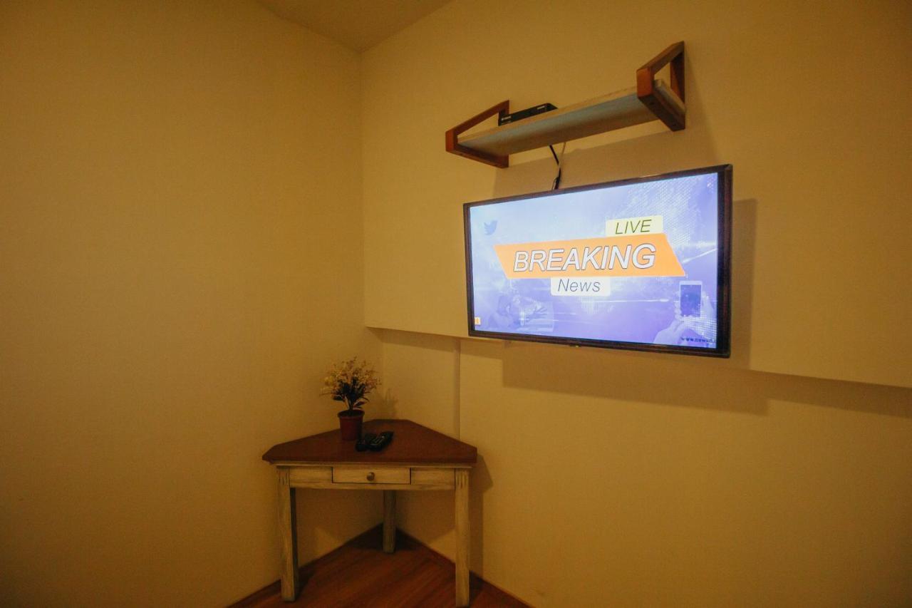 Urbanest Inn House Slipi Джакарта Экстерьер фото