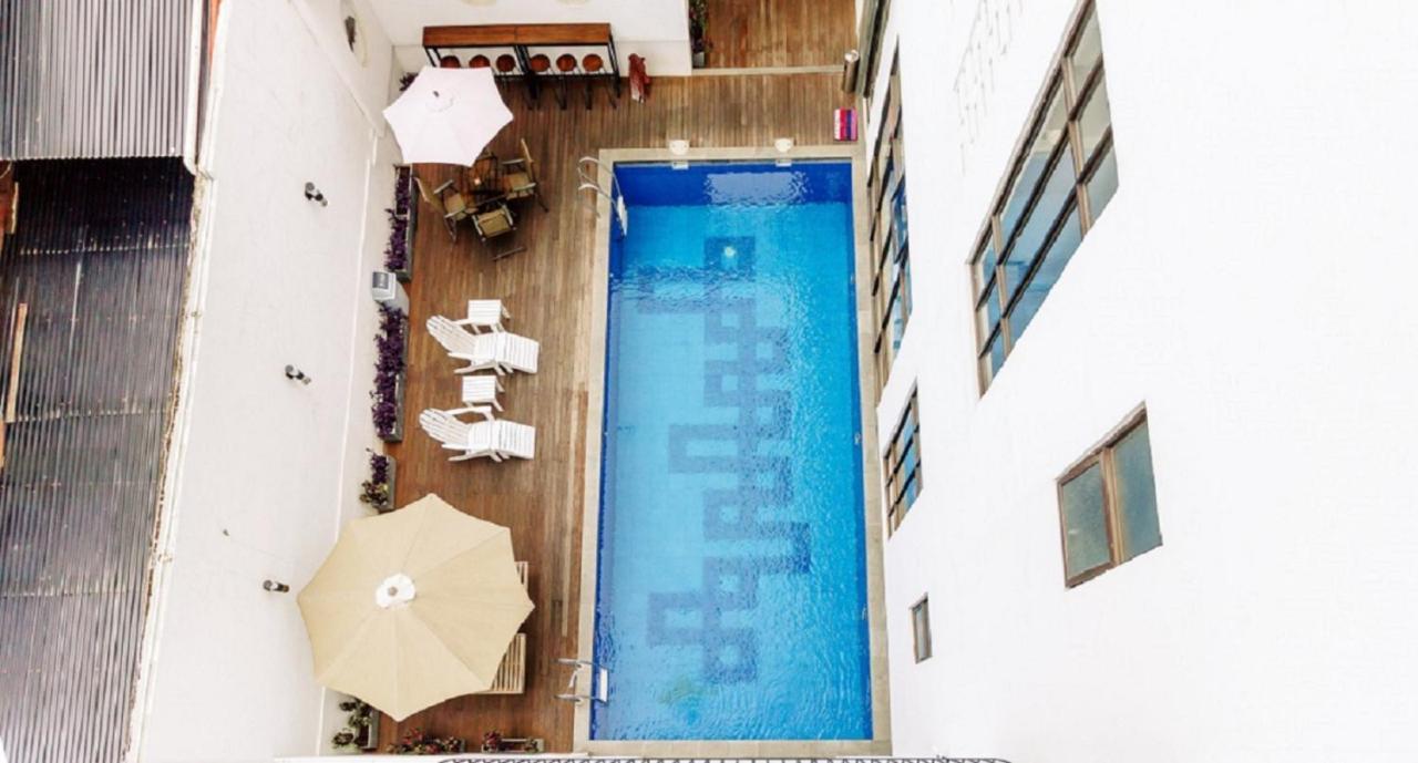 Urbanest Inn House Slipi Джакарта Экстерьер фото